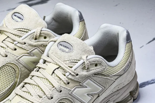New Balance 2002R ML2002RE 