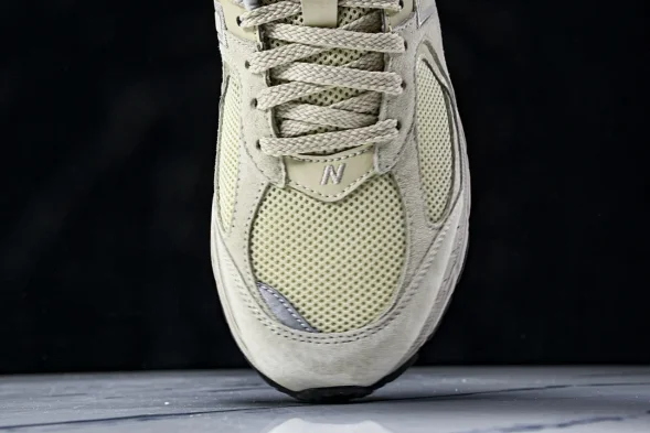 New Balance 2002R ML2002RE 
