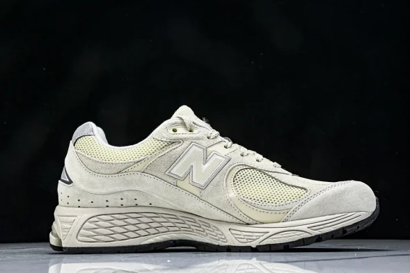 New Balance 2002R ML2002RE 