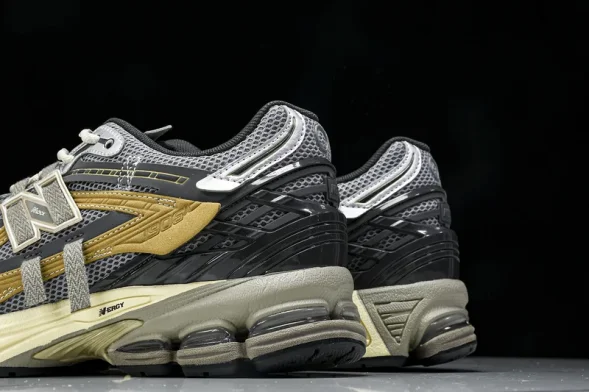 New Balance 1906 U1906AA 