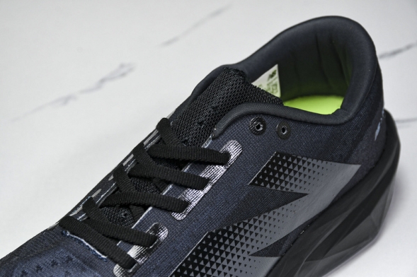 New Balance FuelCell Rebel V4 MFCXLB4  