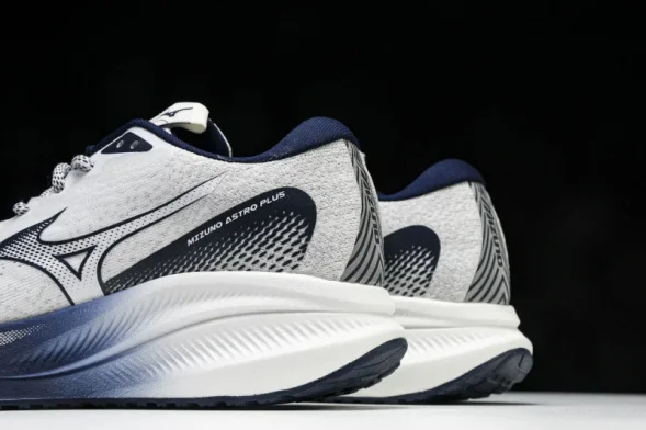 Mizuno Astro Plus D1GH240103 