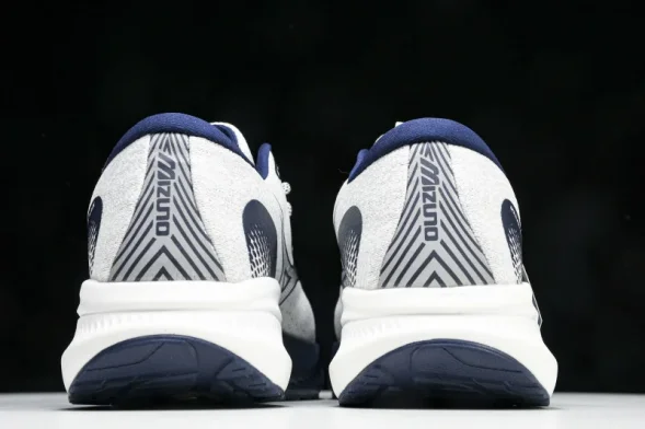 Mizuno Astro Plus D1GH240103 