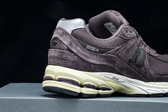 New Balance 2002R M2002RCD 