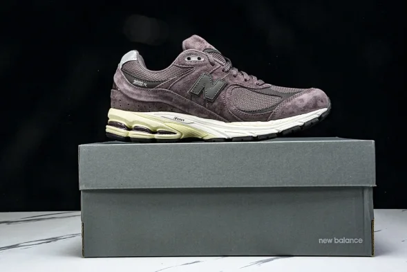 New Balance 2002R M2002RCD 