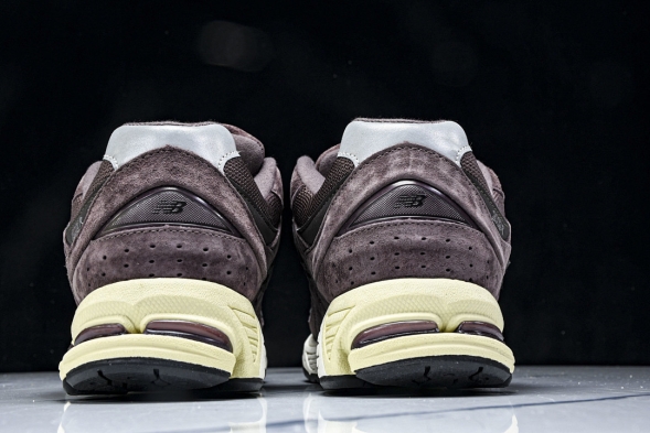 New Balance 2002R M2002RCD 