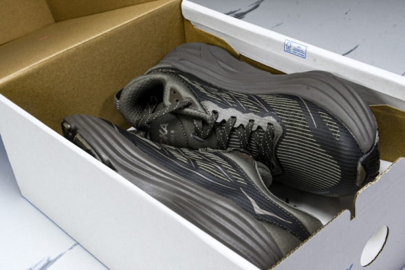 HOKA Bondi 8 1155391 UBR 