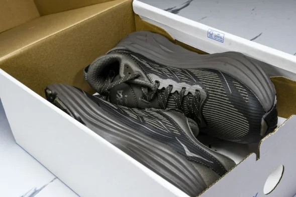 HOKA Bondi 8 1155391 UBR 