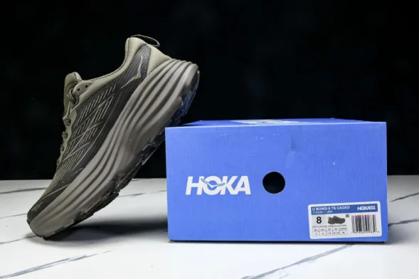 HOKA Bondi 8 1155391 UBR 