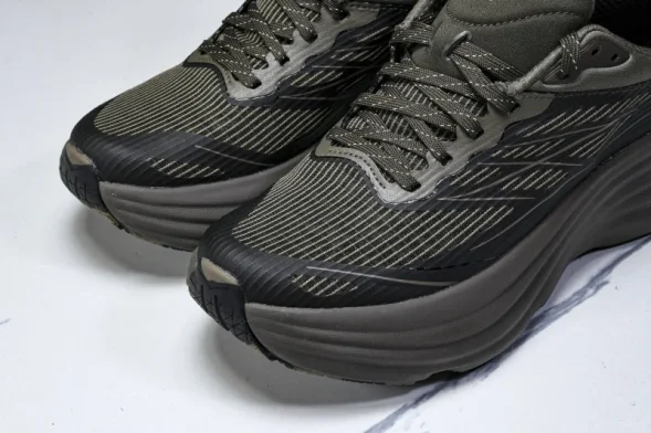 HOKA Bondi 8 1155391 UBR 