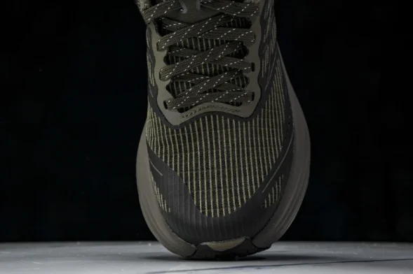 HOKA Bondi 8 1155391 UBR 