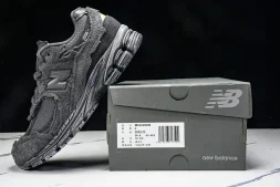 New Balance 2002R M2002RDB