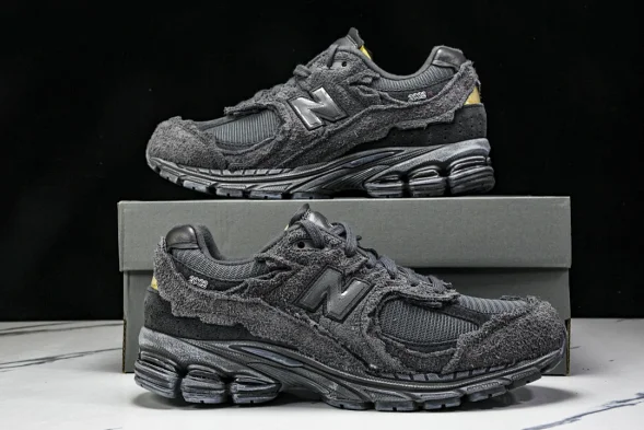 New Balance 2002R M2002RDB 