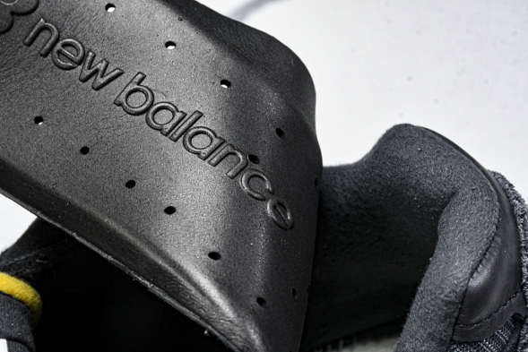 New Balance 2002R M2002RDB 