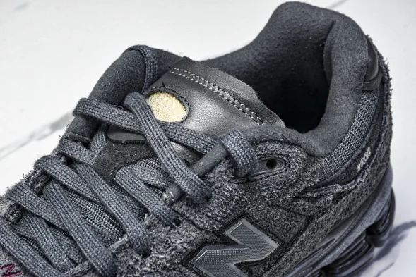 New Balance 2002R M2002RDB 