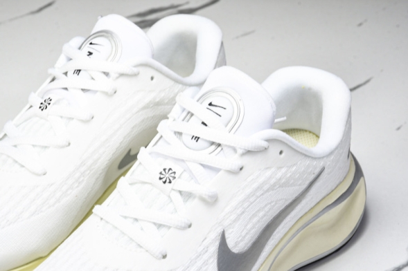 Nike Journey Run FNO228 104 