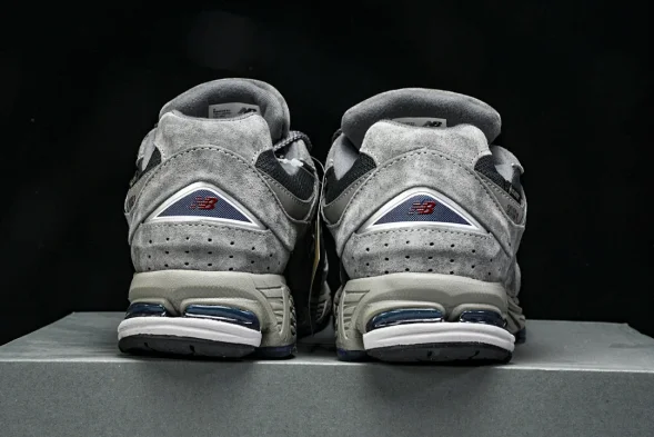 New Balance 2002R M2002RXC 