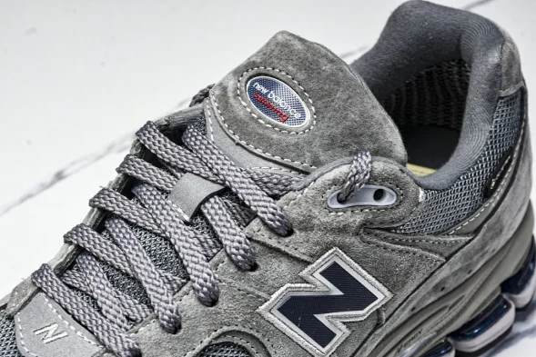 New Balance 2002R M2002RXC 