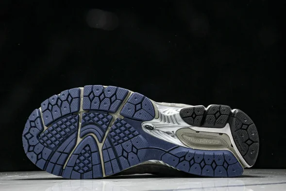 New Balance 2002R M2002RXC 