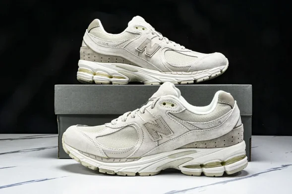New Balance 2002R M2002RJN 