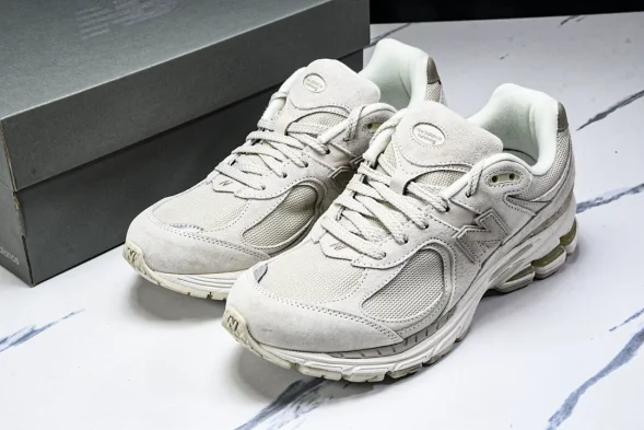New Balance 2002R M2002RJN 
