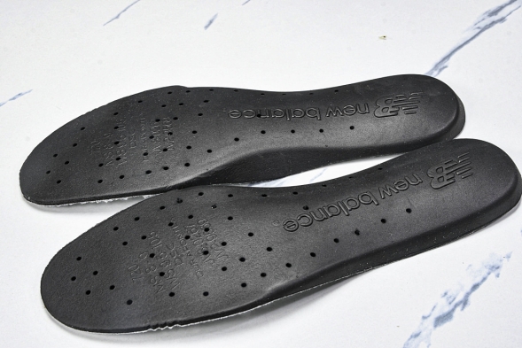 New Balance 2002R M2002RJN 