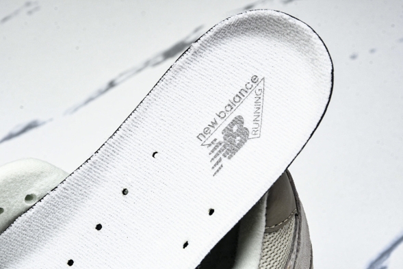 New Balance 2002R M2002RJN 