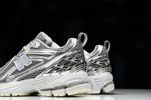 New Balance 1906  M1906RBT 