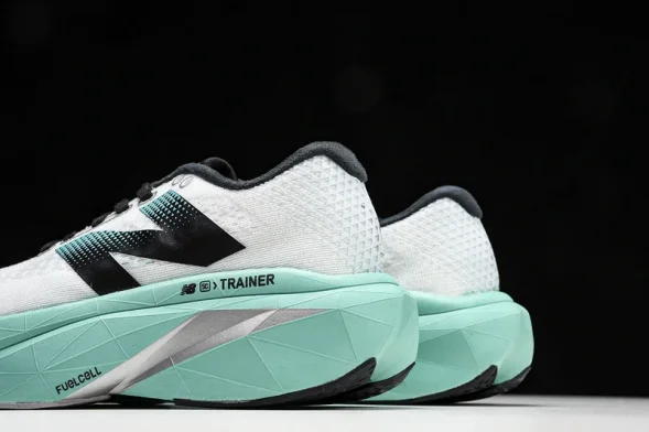 New Balance FuelCell Rebel V4 MFCXLK3 
