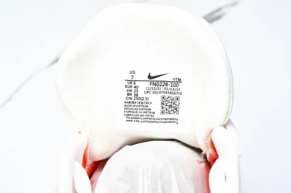 Nike Journey Run FN0228 100 