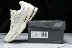 New Balance 2002R M2002RDS