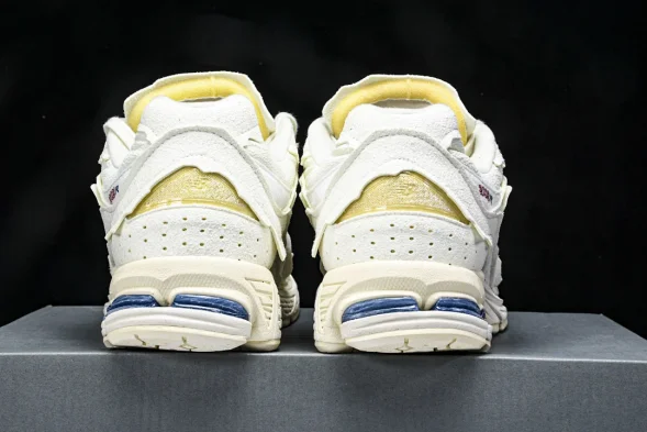 New Balance 2002R M2002RDS 