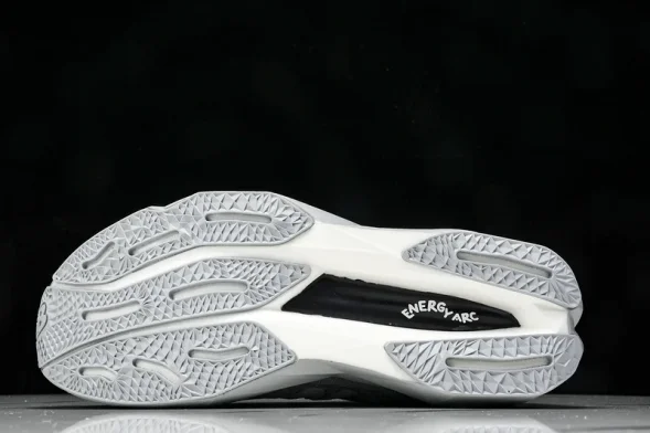 New Balance FuelCell Rebel V4 MRCELVD4 