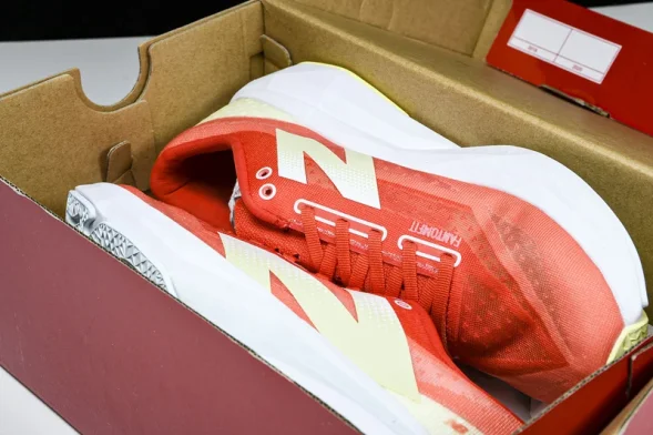 New Balance FuelCell Rebel V4 WFCXLR4 