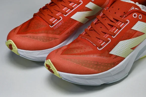 New Balance FuelCell Rebel V4 WFCXLR4 