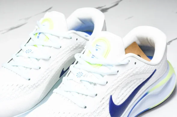 Nike Journey Run FN0228-101 