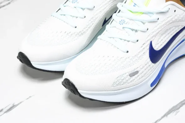 Nike Journey Run FN0228-101 