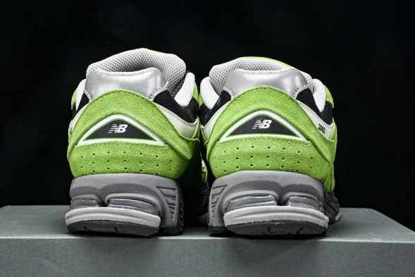 New Balance 2002R M2002RGZ 