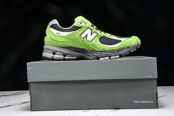 New Balance 2002R M2002RGZ 