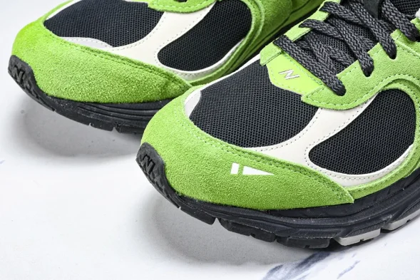 New Balance 2002R M2002RGZ 