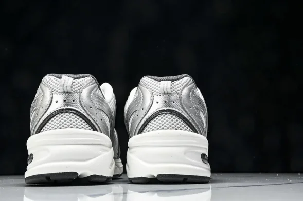 New Balance 530 MR530LG  