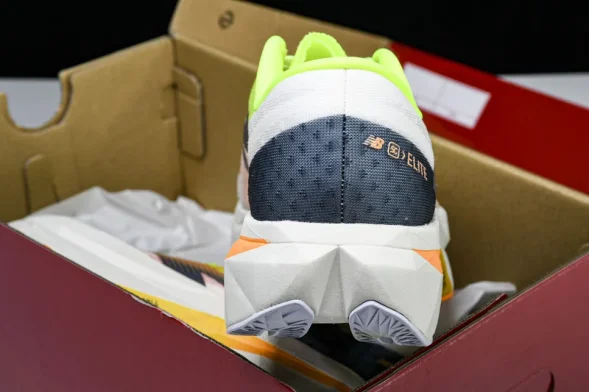 New Balance FuelCell Rebel V4 MFCXLL4 