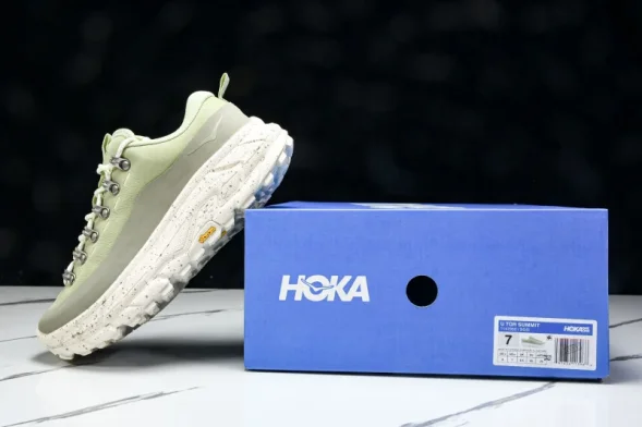 Hoka Tor Summit 1147952 SGG 