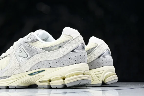 New Balance 2002R I2002REK 