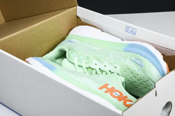 Hoka Clifton 9 1132210 ZLGL 