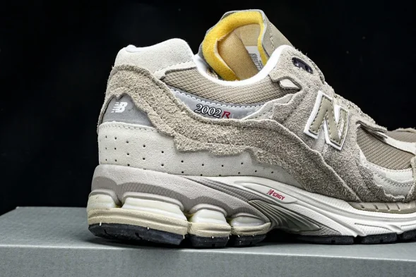 New Balance 2002R M2002RDL 