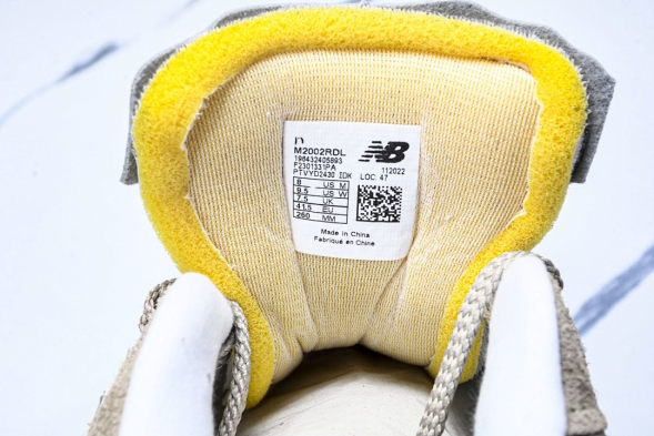 New Balance 2002R M2002RDL 