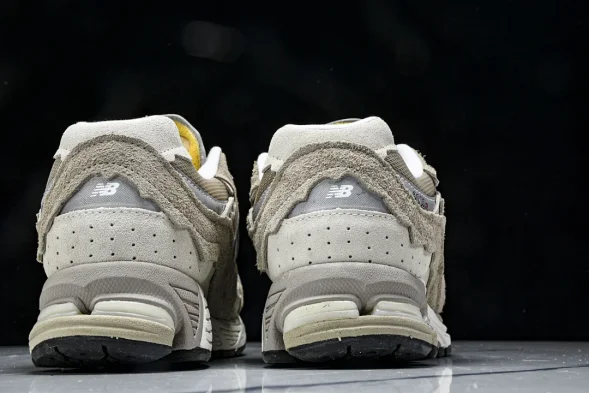 New Balance 2002R M2002RDL 