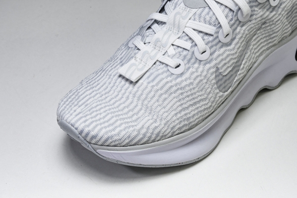 Nike Motiva DV1237-102 