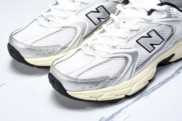 New Balance 530 MR530TA 